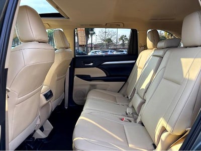 2019 Toyota Highlander SE