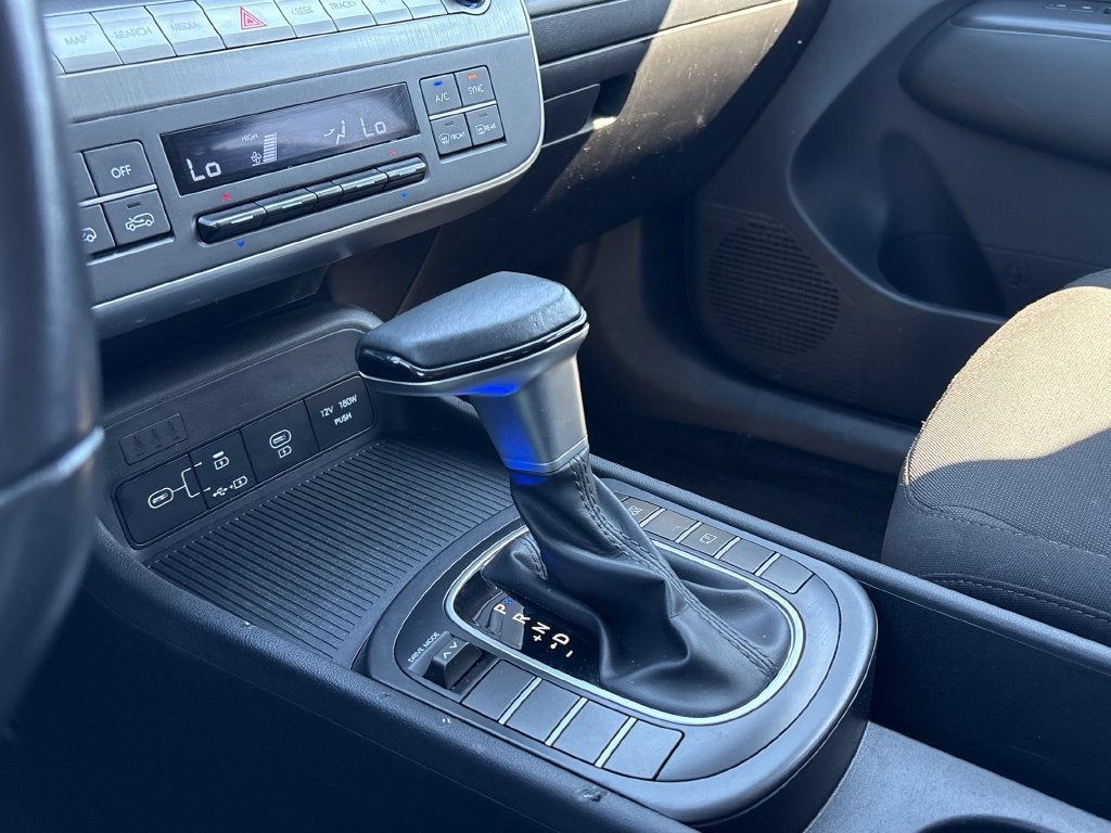 2024 Hyundai Kona Base