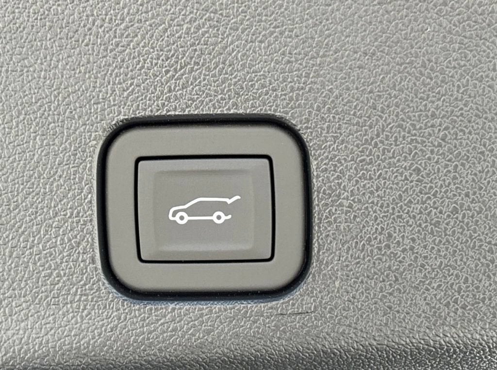2027 Chevrolet Traverse Base