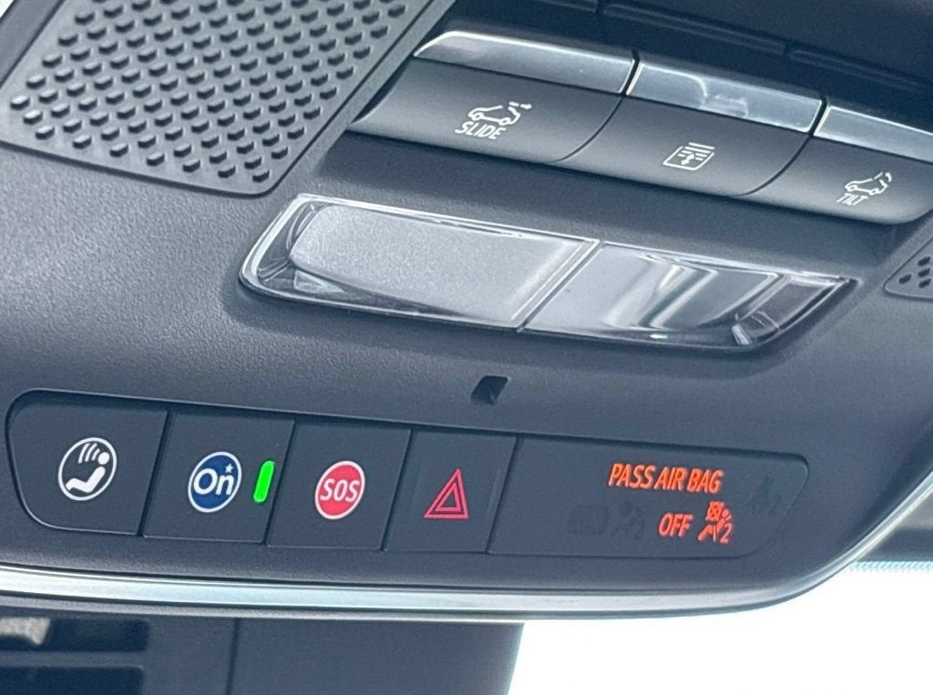 2027 Chevrolet Traverse Base
