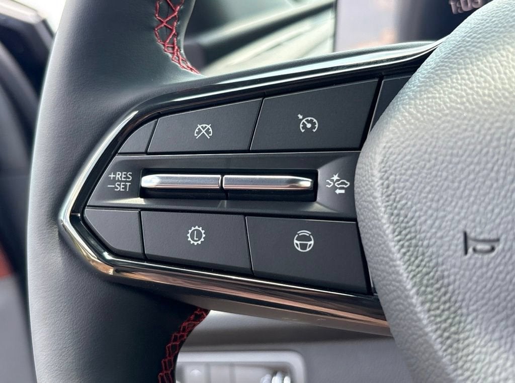 2027 Chevrolet Traverse Base