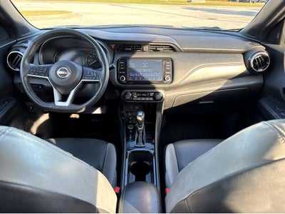 2022 Nissan Kicks SR