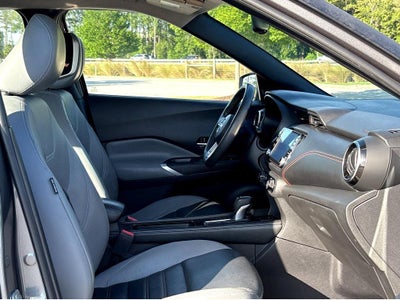 2022 Nissan Kicks SR
