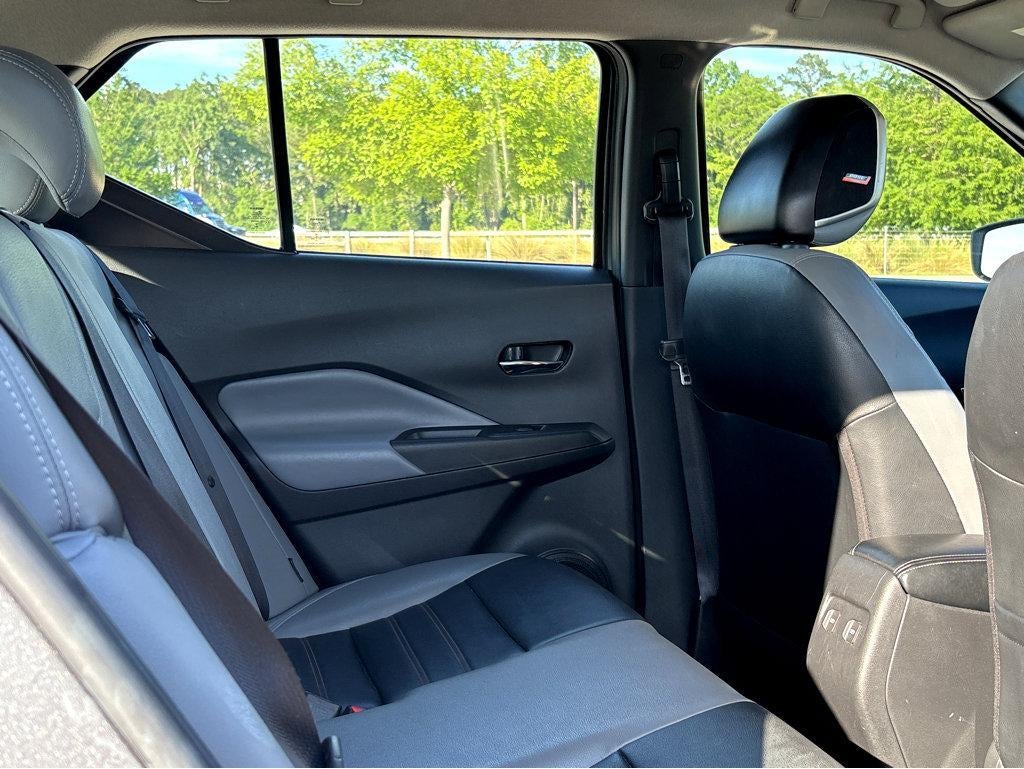 2022 Nissan Kicks SR