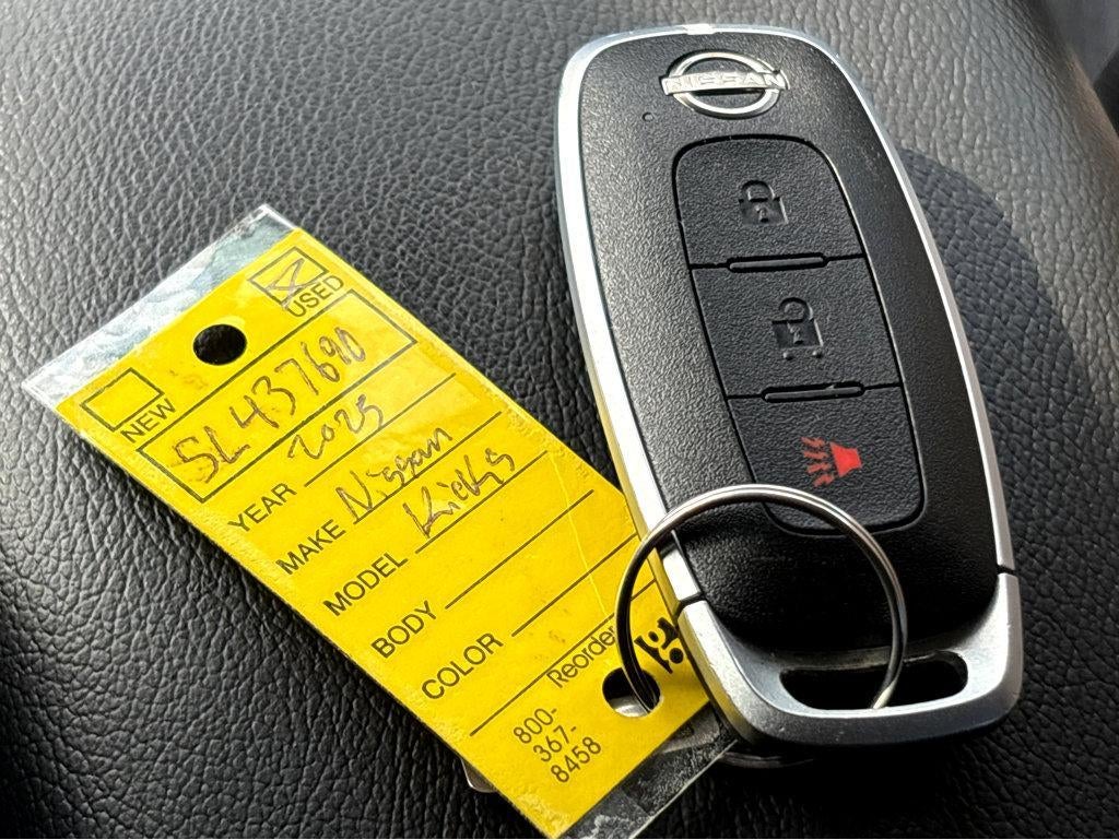 2025 Nissan Kicks SV