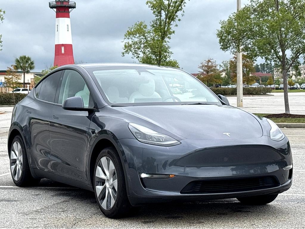 2023 Tesla Model Y's photo