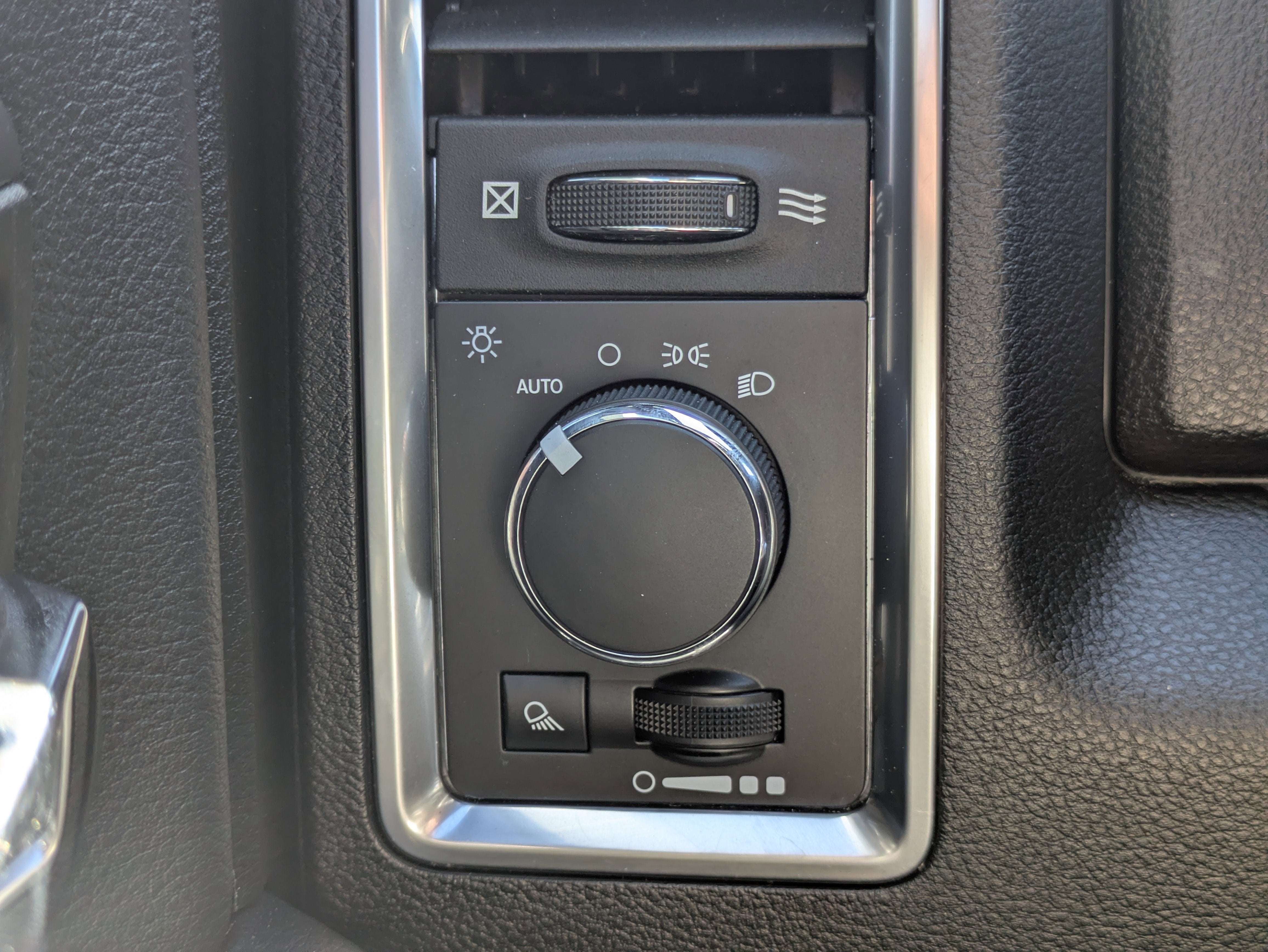 2023 RAM 1500 Classic Warlock Crew Cab 4x4 5'7" Box