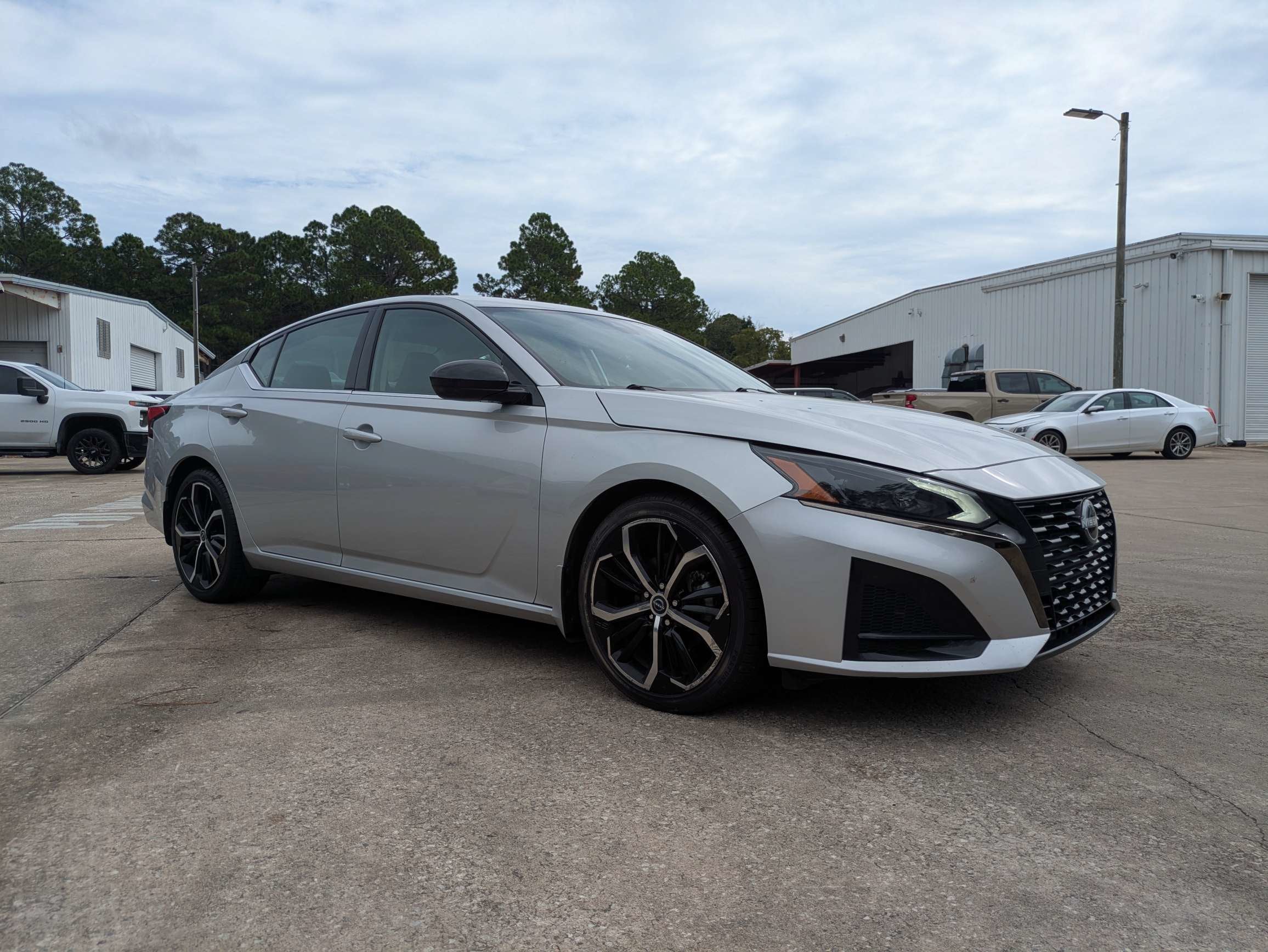 2024 Nissan Altima SR FWD