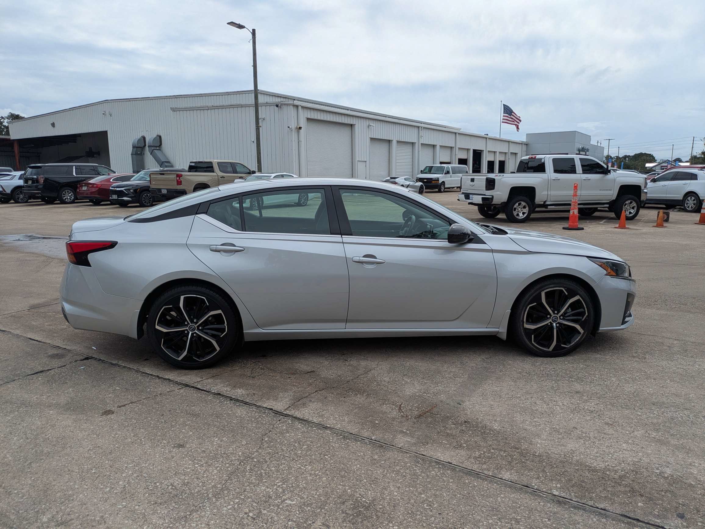 2024 Nissan Altima SR FWD