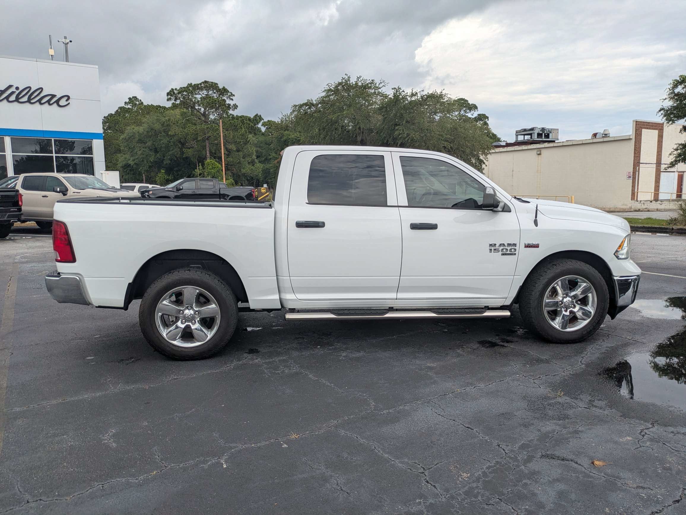 2022 RAM 1500 Classic Tradesman Crew Cab 4x4 5'7" Box