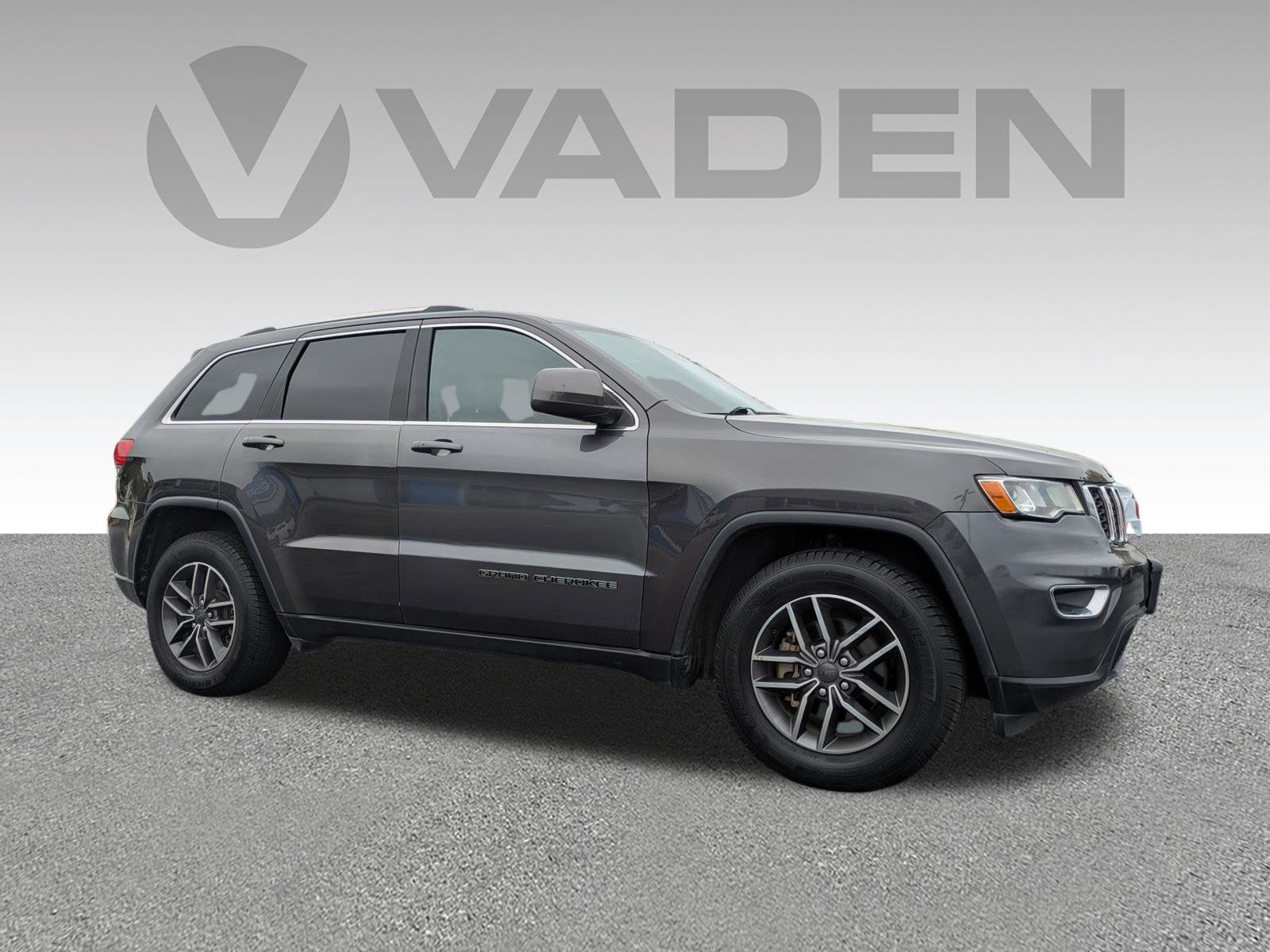 2019 Jeep Grand Cherokee Laredo E 4x2