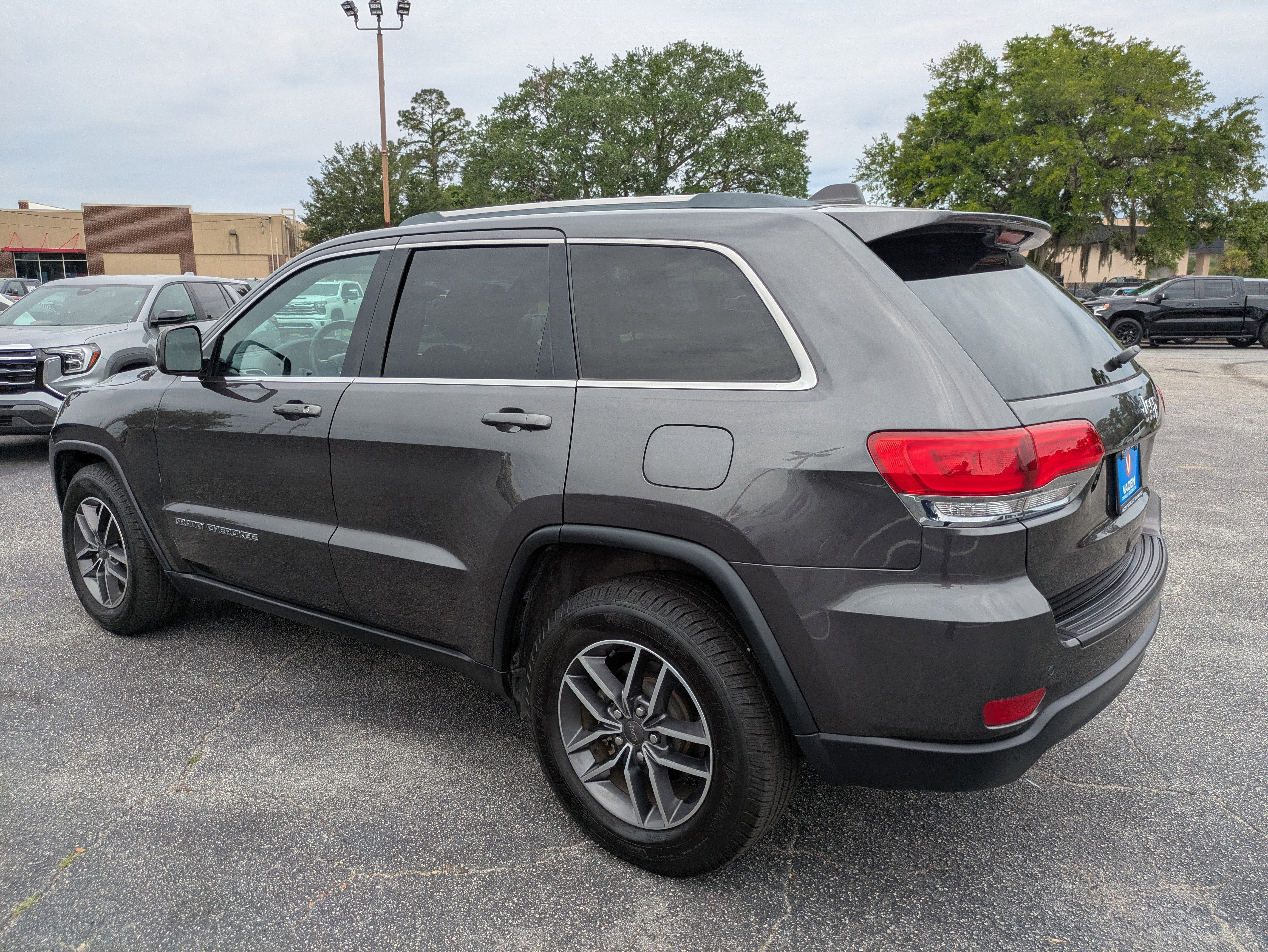 2019 Jeep Grand Cherokee Laredo E 4x2