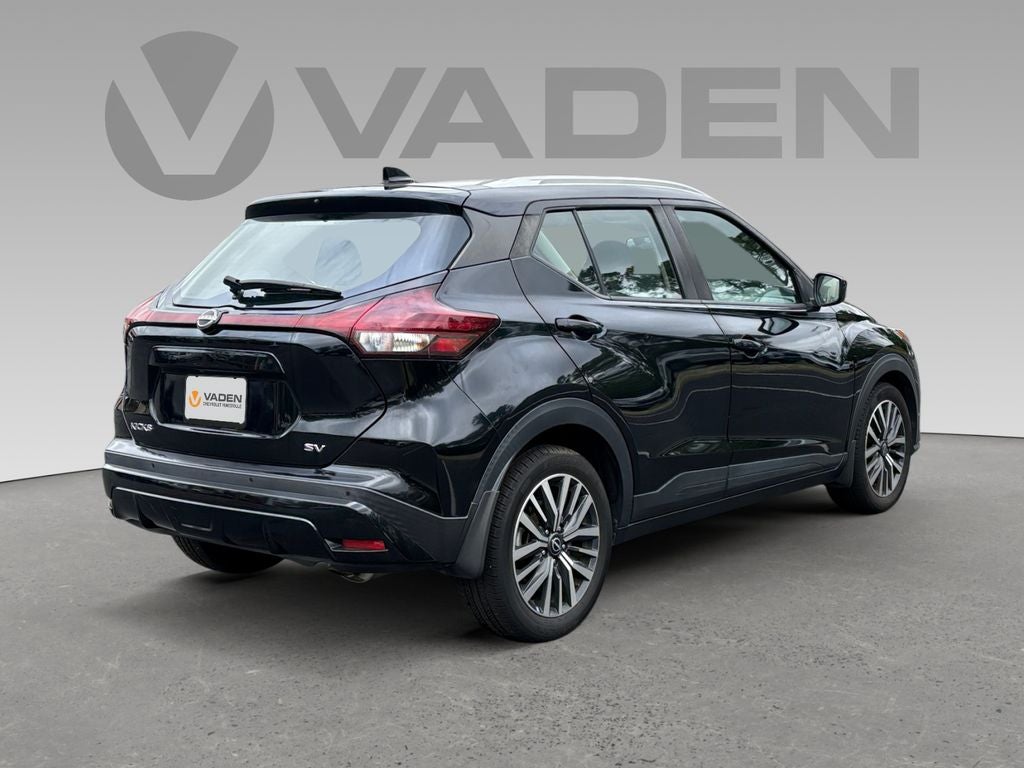 2022 Nissan Kicks SV