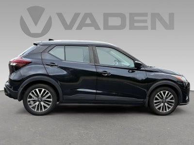 2022 Nissan Kicks SV