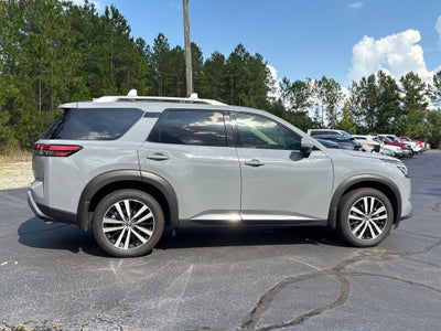 2025 Nissan Pathfinder Platinum